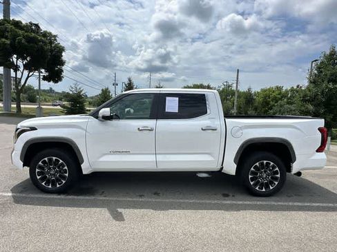 Used 2025 Toyota Tundra Limited AWD/4WD image 2