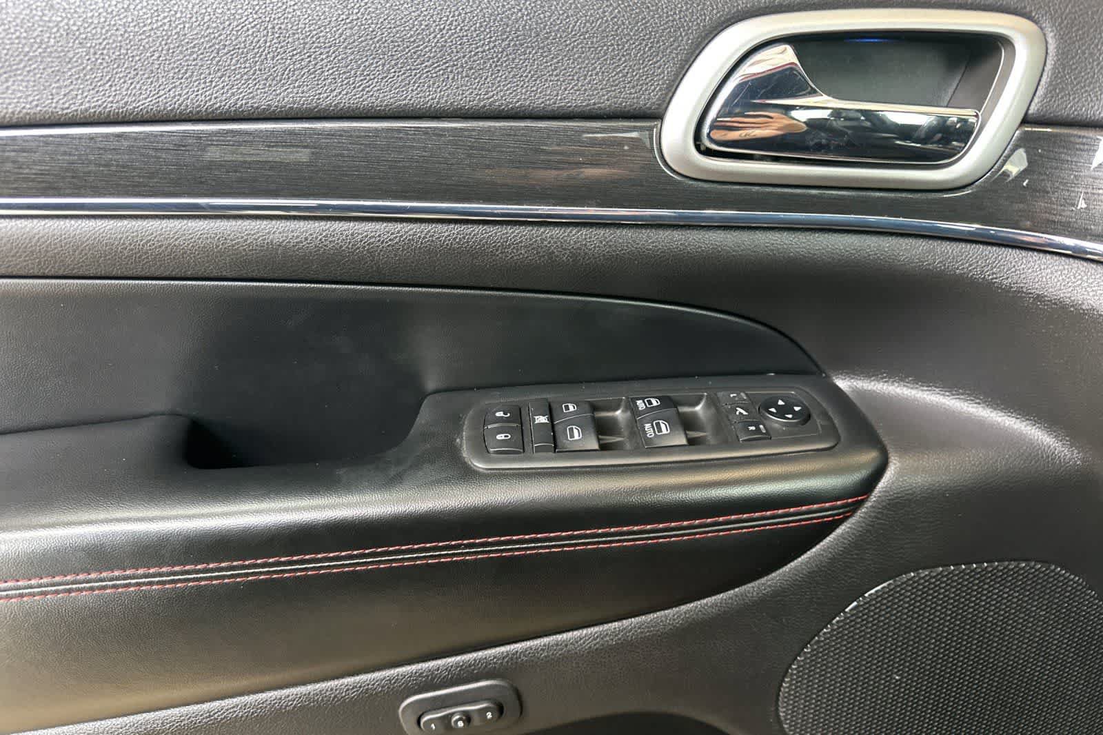 Used 2018 Jeep Grand Cherokee Trailhawk AWD/4WD image 12