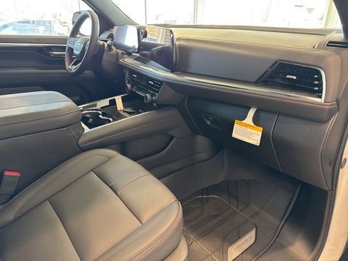 New 2026 Chevrolet Suburban RST image 33