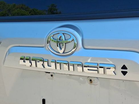 Used 2022 Toyota 4Runner SR5 AWD/4WD image 32