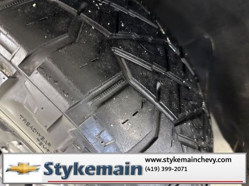 Used 2021 Chevrolet Suburban Z71 image 32