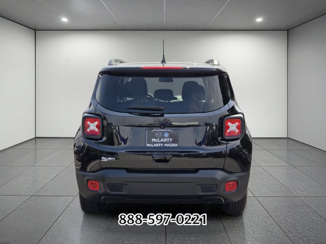 Used 2023 Jeep Renegade Latitude AWD/4WD image 4