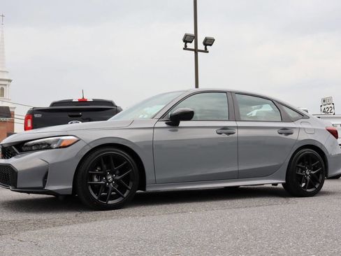 Used 2025 Honda Civic Sport image 9