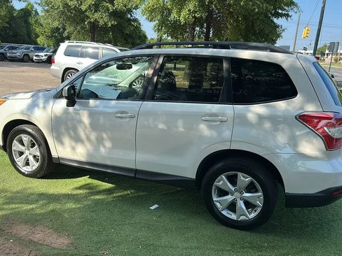 Used 2016 Subaru Forester 2.5i Premium AWD/4WD image 4