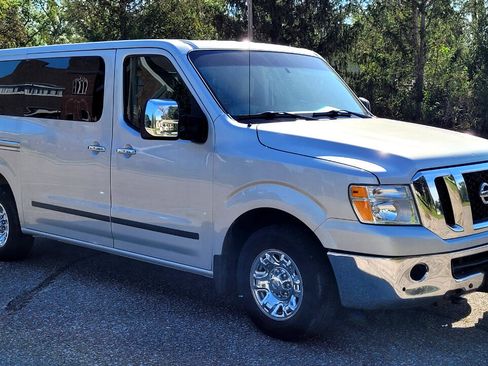 Used 2019 Nissan NV 3500 SL image 8