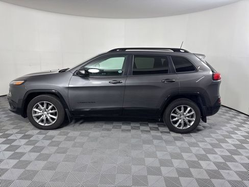 Used 2018 Jeep Cherokee Latitude image 6