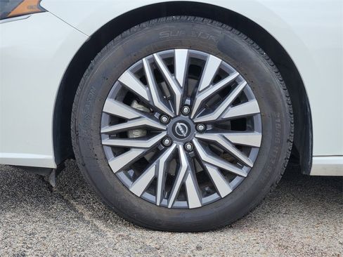 Used 2023 Nissan Altima 2.5 SV image 7