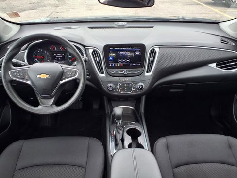 Used 2025 Chevrolet Malibu LT FWD image 3