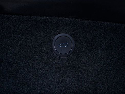 Used 2024 Tesla Model X image 55