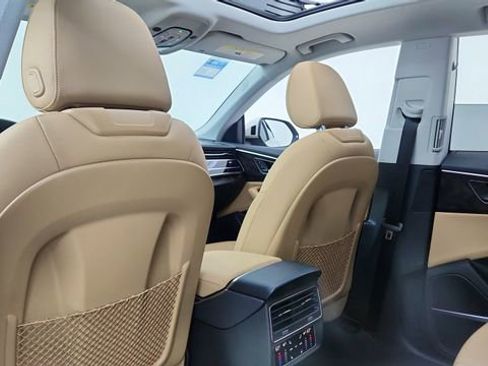 Used 2023 Audi Q8 Premium Plus w/ Premium Plus Package image 30