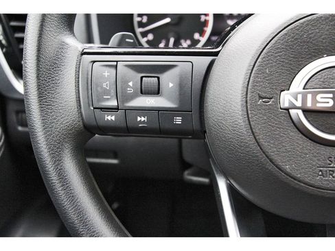 Used 2022 Nissan Rogue SV FWD image 15