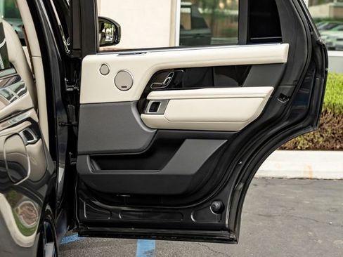 Used 2020 Land Rover Range Rover Long Wheelbase HSE image 25