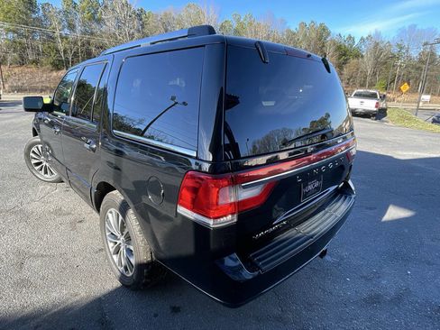 Used 2015 Lincoln Navigator 2WD image 4