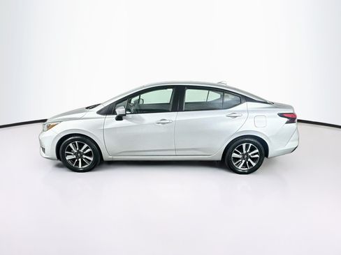 Used 2025 Nissan Versa SV FWD image 4