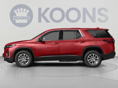 Used 2022 Chevrolet Traverse Premier w/ LPO, Cargo Package AWD/4WD image 4