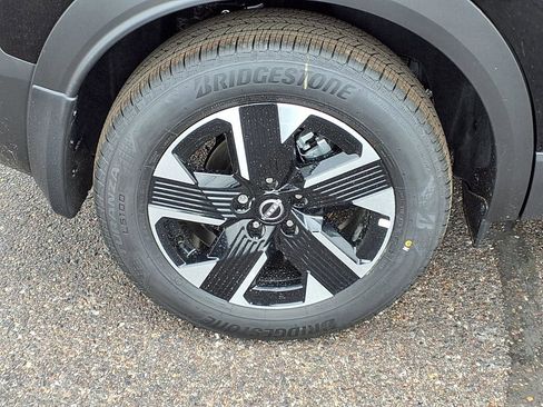 New 2026 Nissan Kicks SV w/ Cold Weather Package AWD/4WD image 9