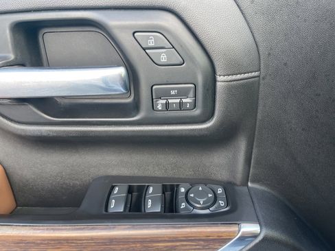 Used 2020 Chevrolet Silverado 1500 High Country w/ Technology Package image 35