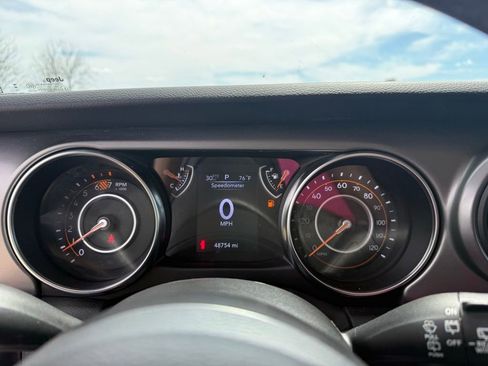 Used 2023 Jeep Wrangler Unlimited Sport AWD/4WD image 32