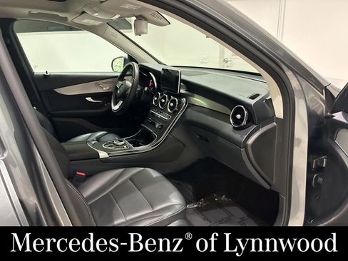 Used 2019 Mercedes-Benz GLC 300 4MATIC image 28