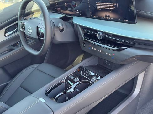 New 2025 Nissan Murano SL image 11