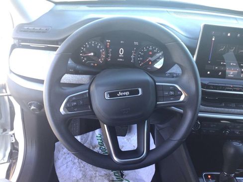 Used 2022 Jeep Compass Sport image 13