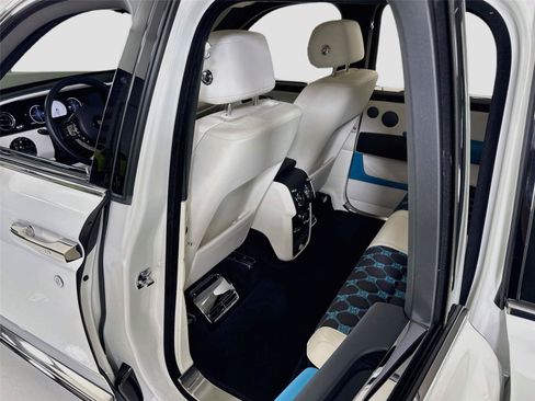 Used 2025 Rolls-Royce Cullinan AWD/4WD image 27