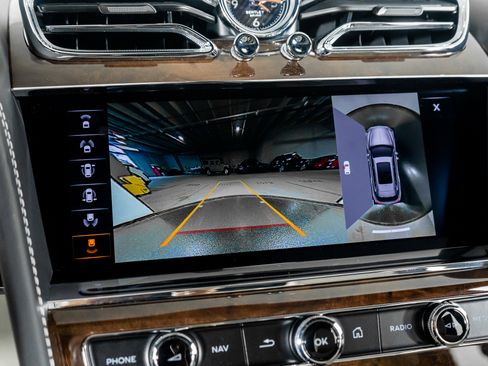 Used 2023 Bentley Bentayga Extended Wheelbase image 49