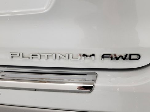 Certified 2022 Toyota Highlander Platinum image 9