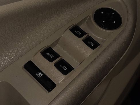 Used 2015 Ford Escape SE image 27