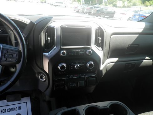 Used 2019 GMC Sierra 1500 SLE w/ SLE Value Package AWD/4WD image 22