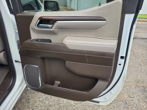 Used 2024 GMC Sierra 1500 SLT RWD image 10