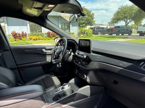Used 2025 Ford Escape ST-Line FWD image 10