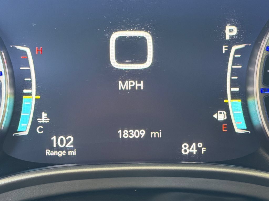 Used 2024 Chrysler Pacifica Touring-L w/ S Appearance Package FWD image 24
