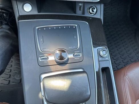 Used 2019 Audi Q5 2.0T Premium Plus w/ Premium Plus Package AWD/4WD image 17