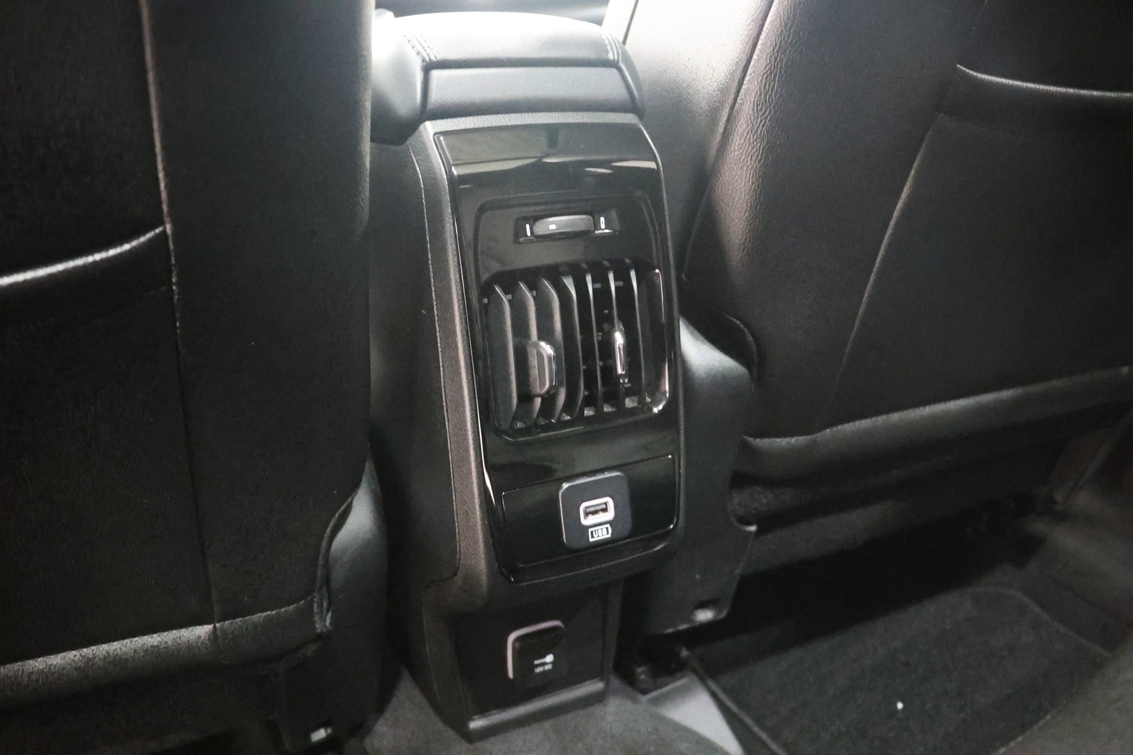 Used 2023 Jeep Compass Limited w/ Sun and Sound Group AWD/4WD image 32