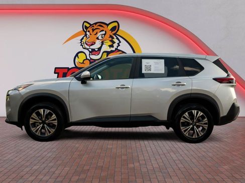 Used 2023 Nissan Rogue SV FWD image 8