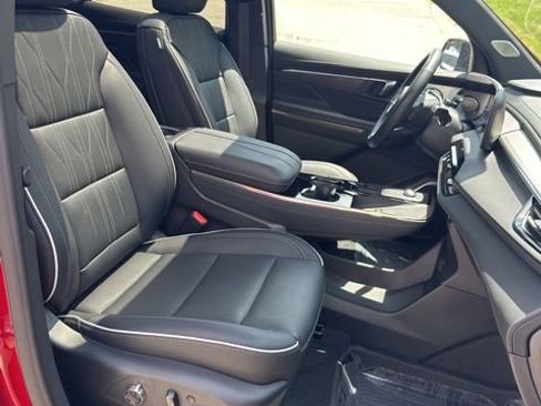 Used 2025 Buick Enclave Avenir w/ Super Cruise Package AWD/4WD image 35