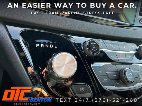 Used 2025 Chrysler Pacifica Select FWD image 20
