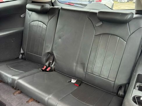 Used 2011 Buick Enclave CXL image 19