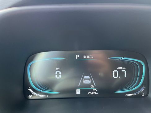 Used 2025 Kia Soul LX w/ LX Technology Package FWD image 40