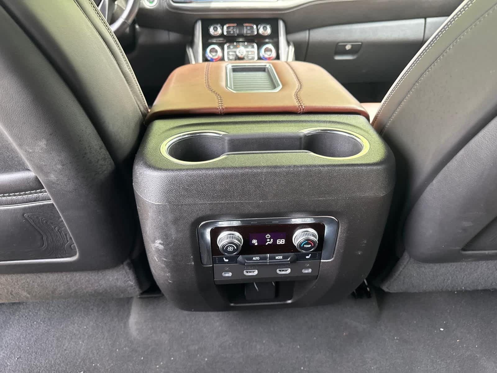 Used 2023 GMC Yukon XL Denali Ultimate AWD/4WD image 31