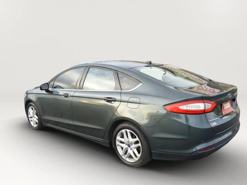 Used 2015 Ford Fusion SE image 5