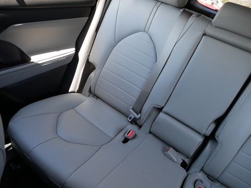 Certified 2026 Toyota Highlander XLE image 12