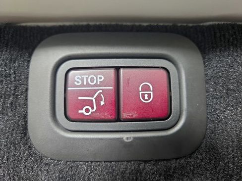 Used 2022 Aston Martin DBX AWD/4WD image 30