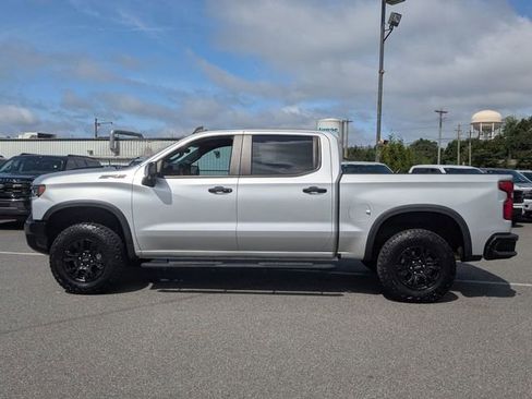 Used 2022 Chevrolet Silverado 1500 ZR2 w/ Technology Package AWD/4WD image 6