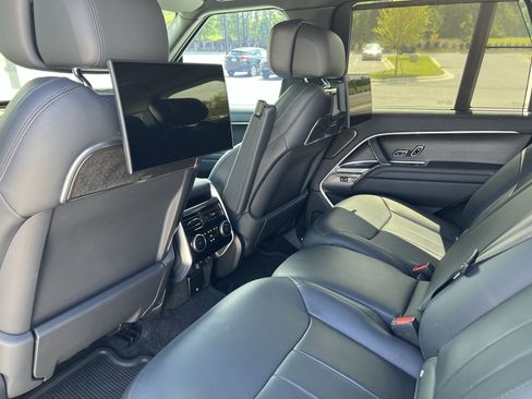 Used 2024 Land Rover Range Rover Autobiography AWD/4WD image 32