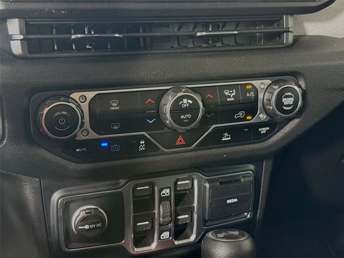 Used 2024 Jeep Wrangler Sport S w/ LED Headlamp & Fog Lamp Group image 10