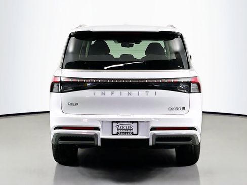 Used 2025 INFINITI QX80 Sensory AWD/4WD image 6