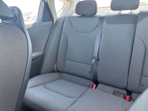 Used 2025 Kia K4 FWD image 38