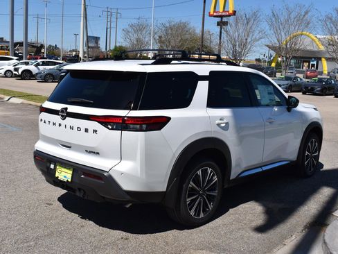 New 2026 Nissan Pathfinder Platinum image 10
